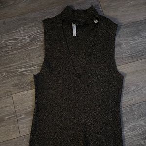 Sleeveless blouse